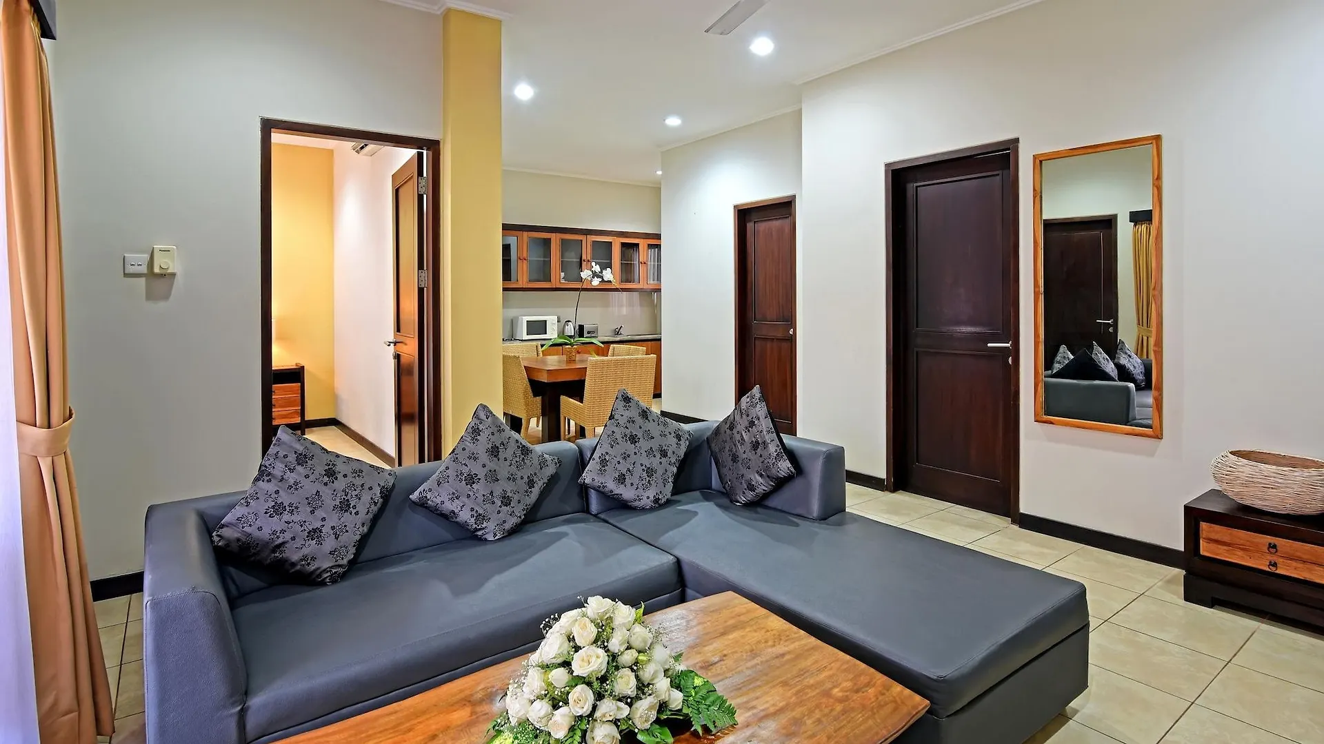 Kuta Town House Apartments 4*, Kuta Lombok