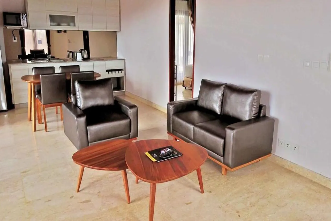 Kuta Town House Apartments Кута