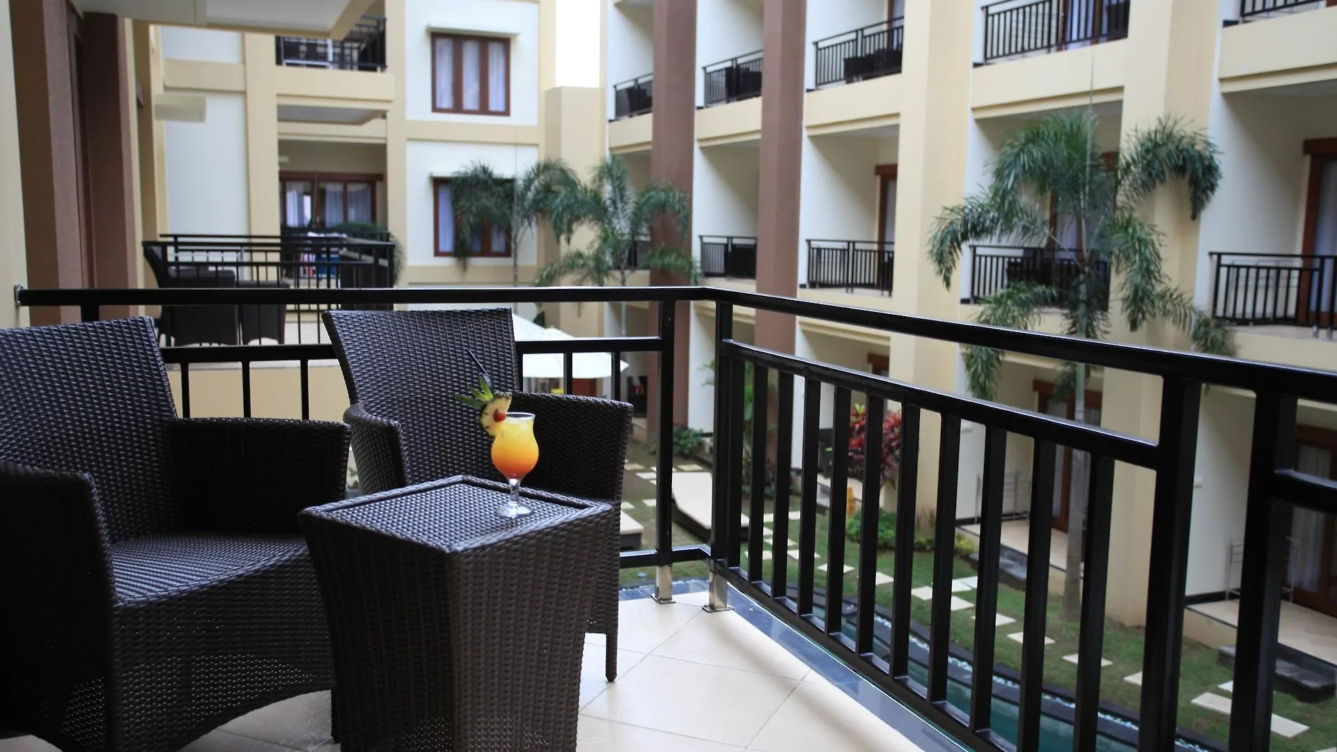 Kuta Town House Apartments Апарт-отель
