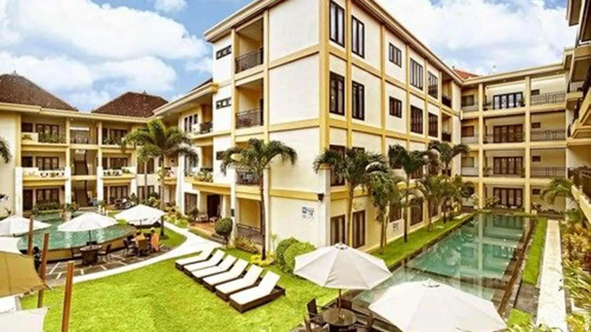 Апарт-отель Kuta Town House Apartments
