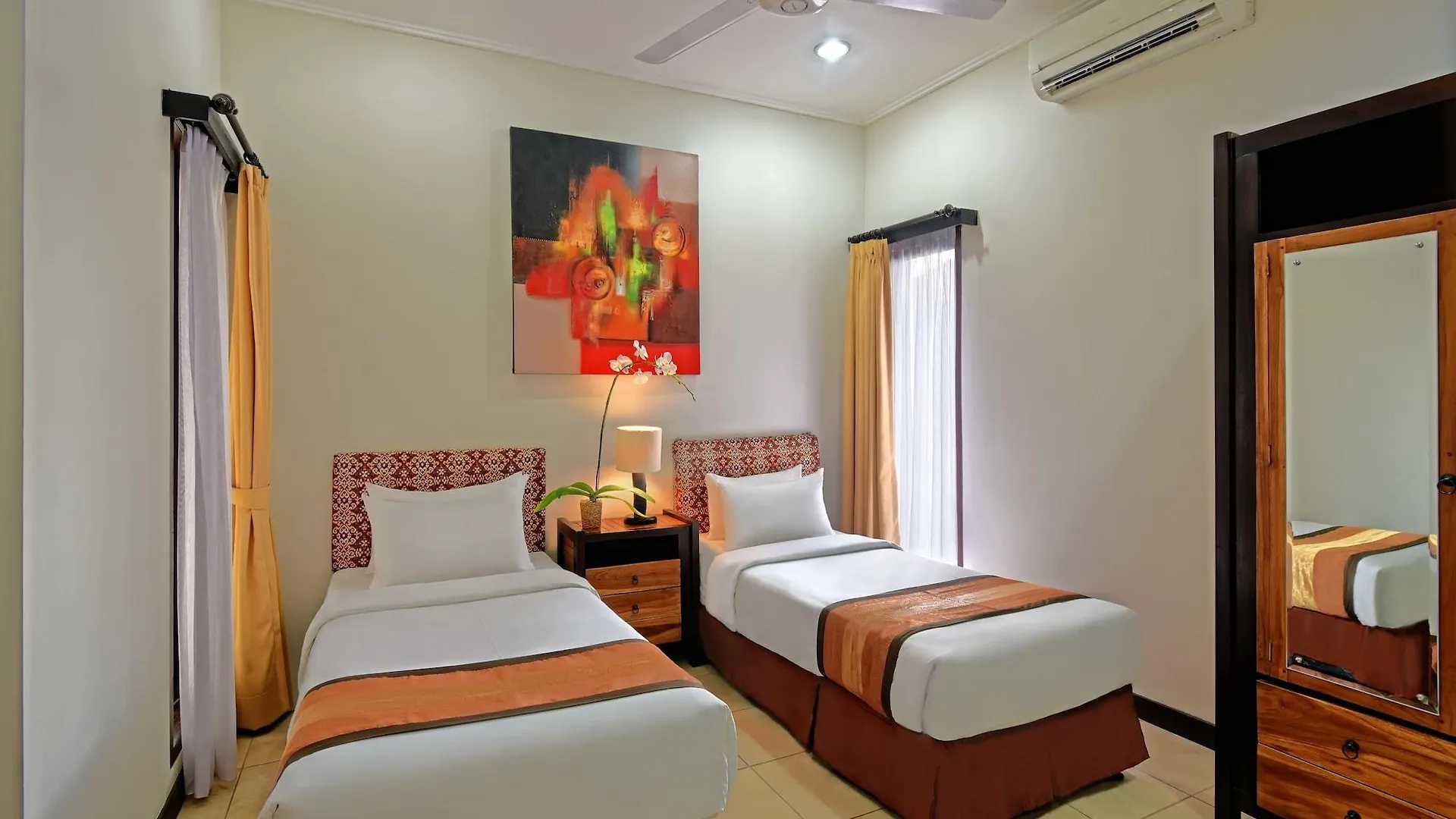 Kuta Town House Apartments Индонезия