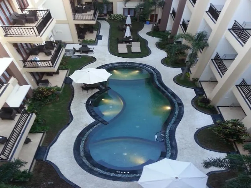 Kuta Town House Apartments Апарт-отель Кута