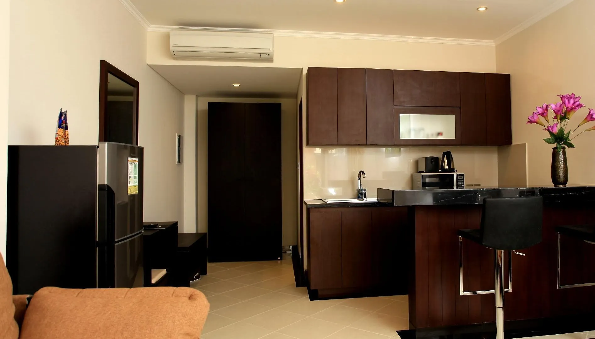Kuta Town House Apartments 4*, Кута